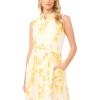 Vince Camuto Women’s Sleeveless Floral Collared Patch Pocket Button Up Dress(New Ivory)